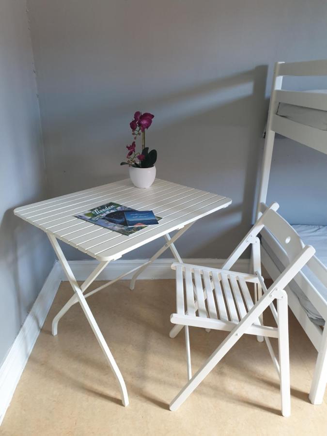 The Sleepy Moose Hostel Rofors Bagian luar foto